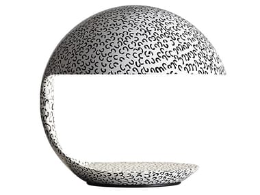 COBRA TEXTURE - PAOLA NAVONE - Swivel resin table lamp (Request Info).