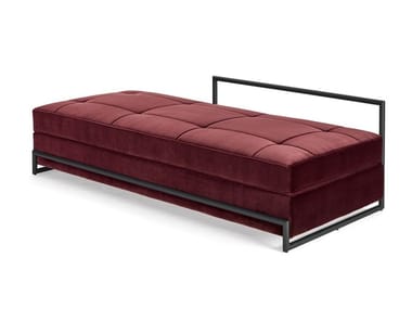 DAY BED - Upholstered day bed.