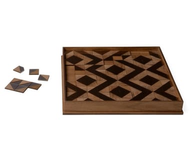 DIY - Walnutand metacrylate game (Request Info).