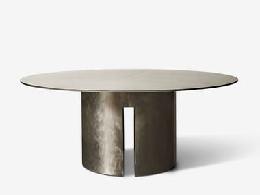 GONG - Round table (Material - stained oak veneer).