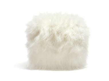 GUELFO FUR - Upholstered fake fur pouf (Request Info).