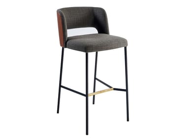 HARRI - Barstool with footrest (Request Info).