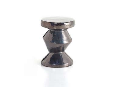 INOUT 48/49 - Ceramic garden side table.