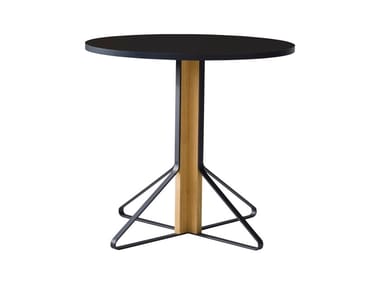 KAARI - Round wooden table.