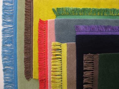 KAVIR - Solid-color wool rug (Request Info).