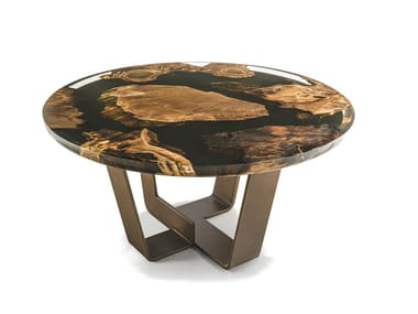 KOHI KAURI - Low round coffee table with wood and resin top (Request Info).