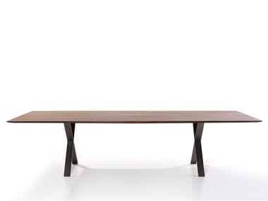 LAX - Rectangular wooden dining table.