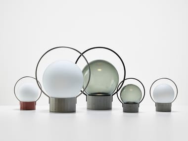 SFERA PORTABLE - LED blown glass table lamp with cement base (Request Info).