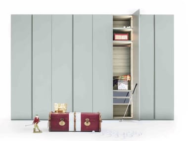 TEXT - Custom wardrobe (Request Info).