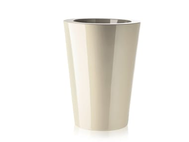 X-POT - Polyethylene garden vase (Request Info).
