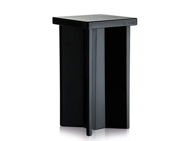 X2 - Polyethylene high table with light (Request Info).