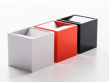 CUBO - Aluminium and melamine ashtray (Request Info).