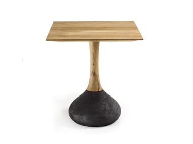 DECANT SQUARED - Square dining table in oak and cedar solid wood (Request Info).