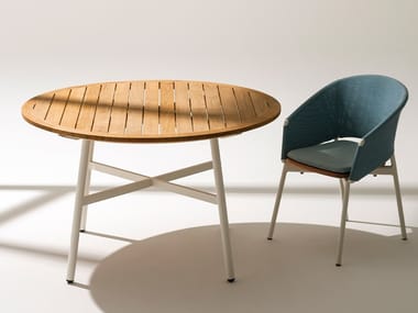 GAMMA 130 - Round garden table (Request Info).