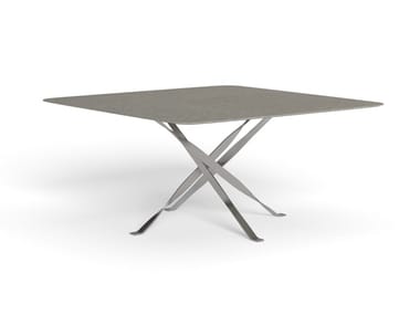 GEORGE - Square garden table (Request Info).