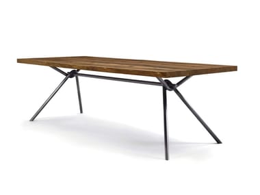 IRON LIGHT SQUARED - Rectangular table with solid wood top and iron base (Request Info).