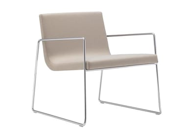 LINEAL COMFORT BU0596 - Sled base stackable easy chair with armrests (Request Info).