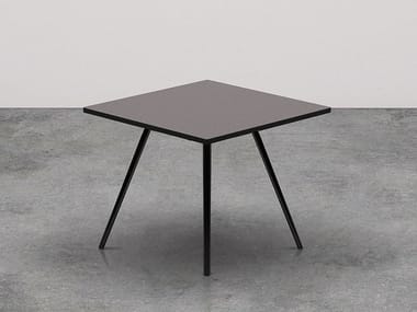 MEETY - Square meeting table (Request Info).