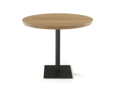PEBBLES ROUND - Round table with solid wood top and iron base (Request Info).