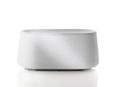 TUBBY - Low rectangular polyethylene planter (Request Info).