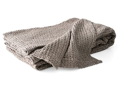 PRIMAVERA - Solid-color cotton bedspread (Request Info).