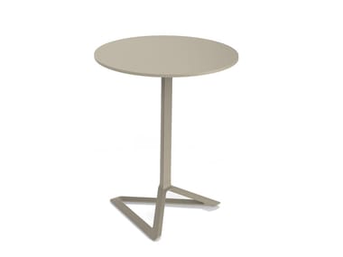 DELTA - Folding garden table by Vondom