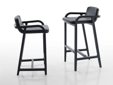 FULGENS - Leather chair (Request Info).