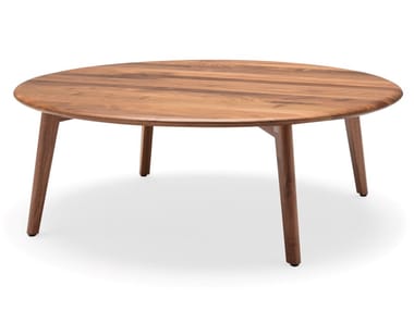 ROLF BENZ 910 - Round solid wood coffee table (Request Info).