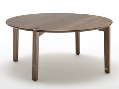 ROLF BENZ 948 - Round wooden coffee table (Request Info).