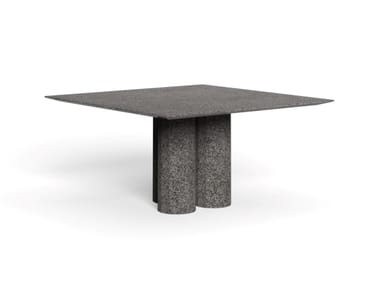 SALINAS - Square cement garden table (Request Info).