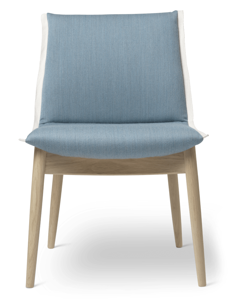 E004 | Embrace Chair