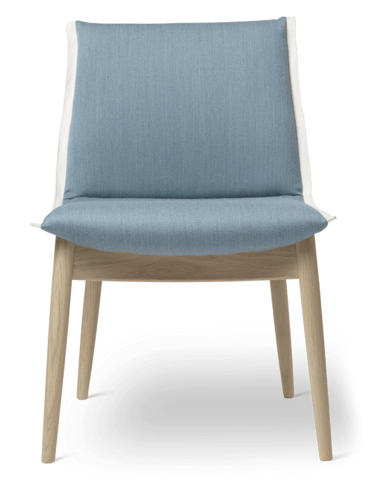 E004 | Embrace Chair