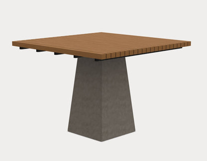 INOUT 35 - Square garden table.