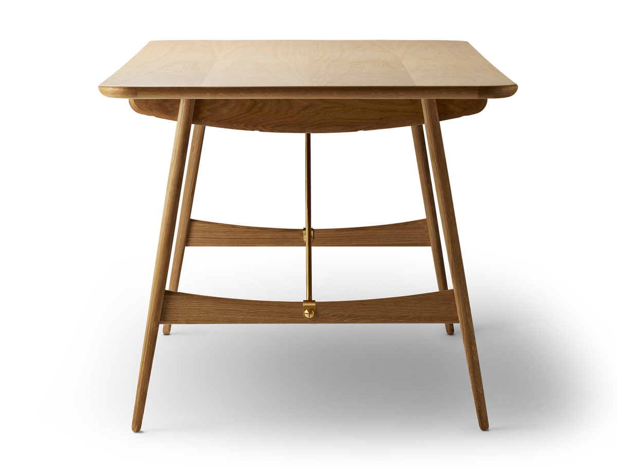 BM1160 HUNTING TABLE