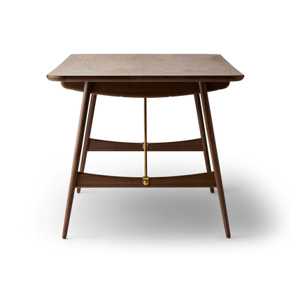 BM1160 | Hunting Table by Carl Hansen & Søn #Walnut / Oiled / Brass