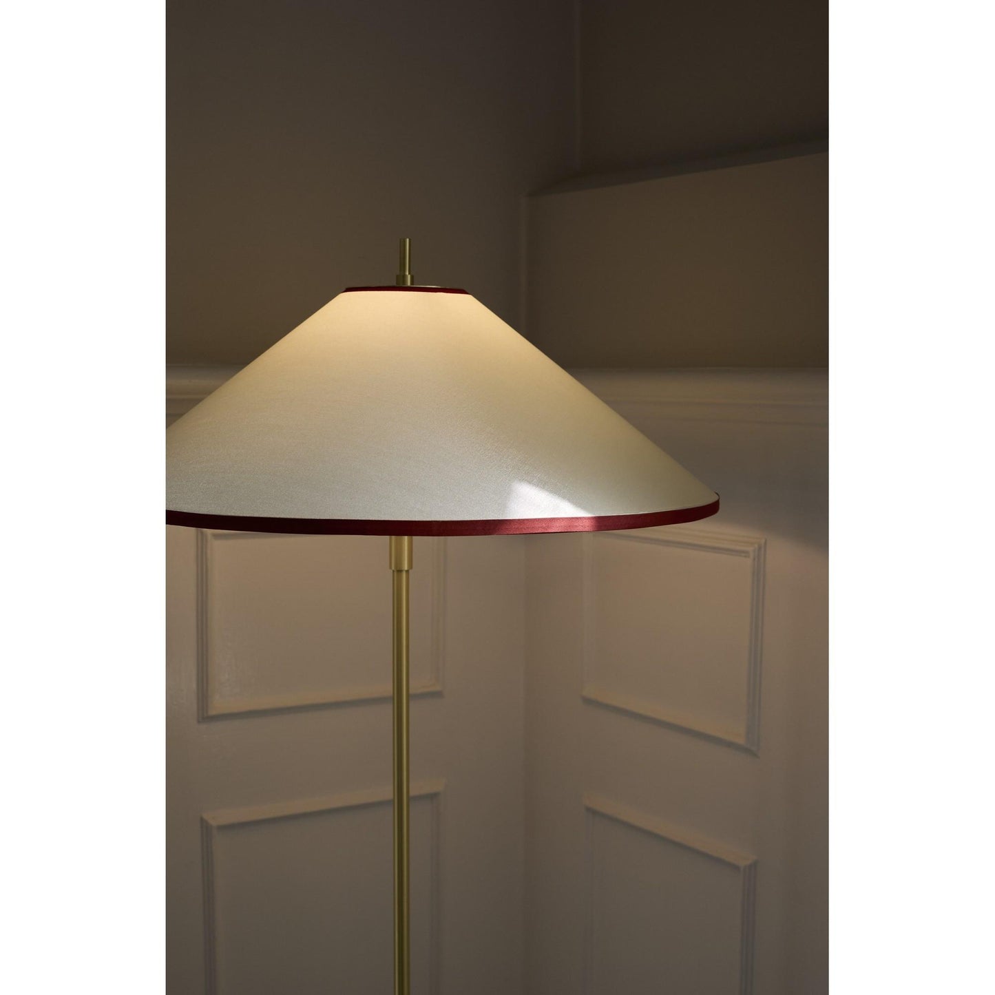 Edgeform Tafta Floor Lamp Ø52 Red/Off-White