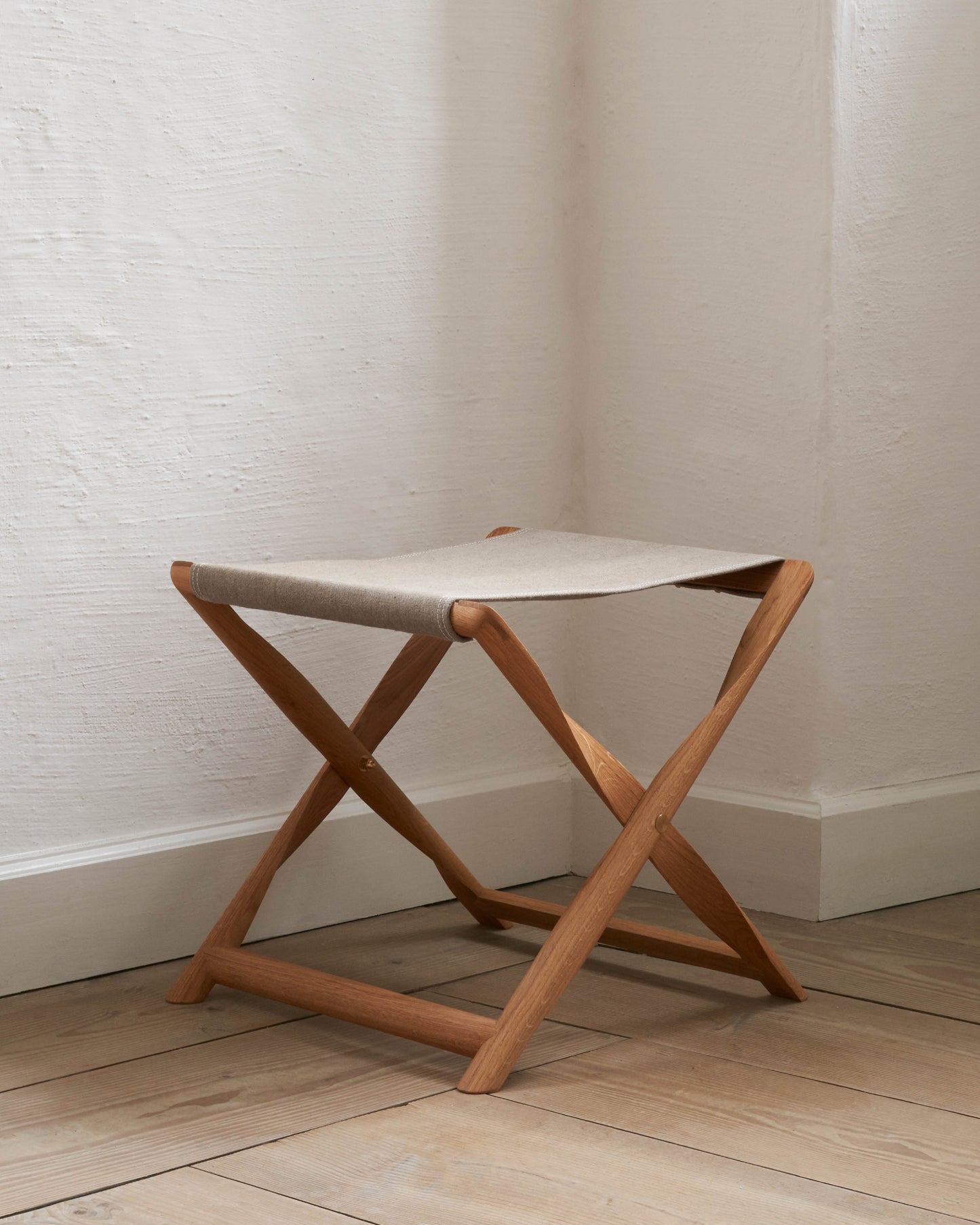 KK87830 PROPELLER STOOL & TRAY