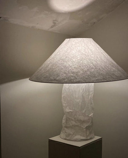 Lampampe table lamp
