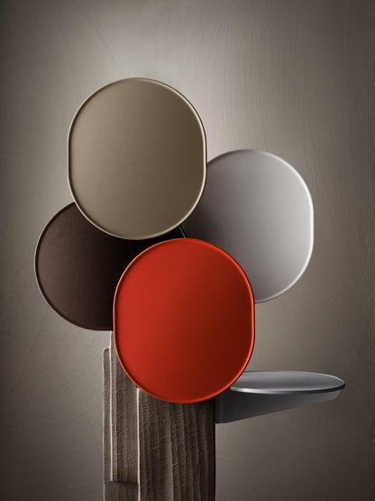 Museum shelf, beige