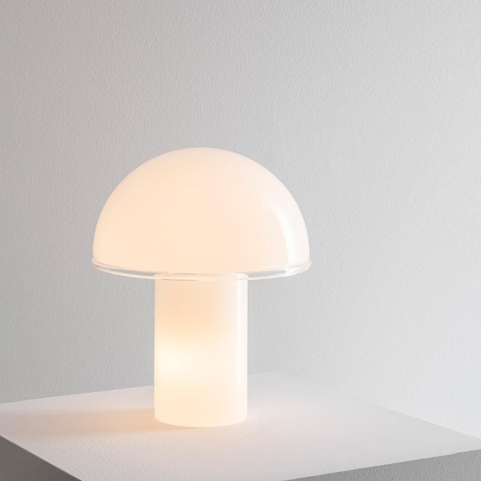 Onfale Medio Table Lamp.