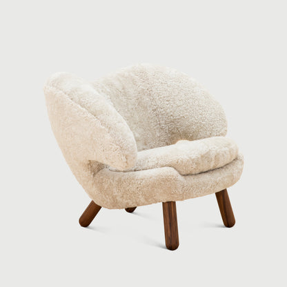 THE PELICAN CHAIR | SHEEPSKIN (Without Buttons) (Leather Cushion - Leather Group 2)
