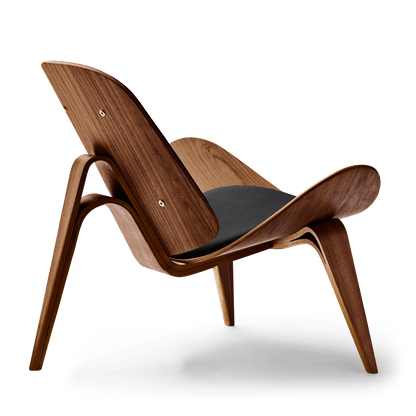 CH07 | Shell Chair by Carl Hansen & Søn #Walnut / Lacquered / Leather Thor 301